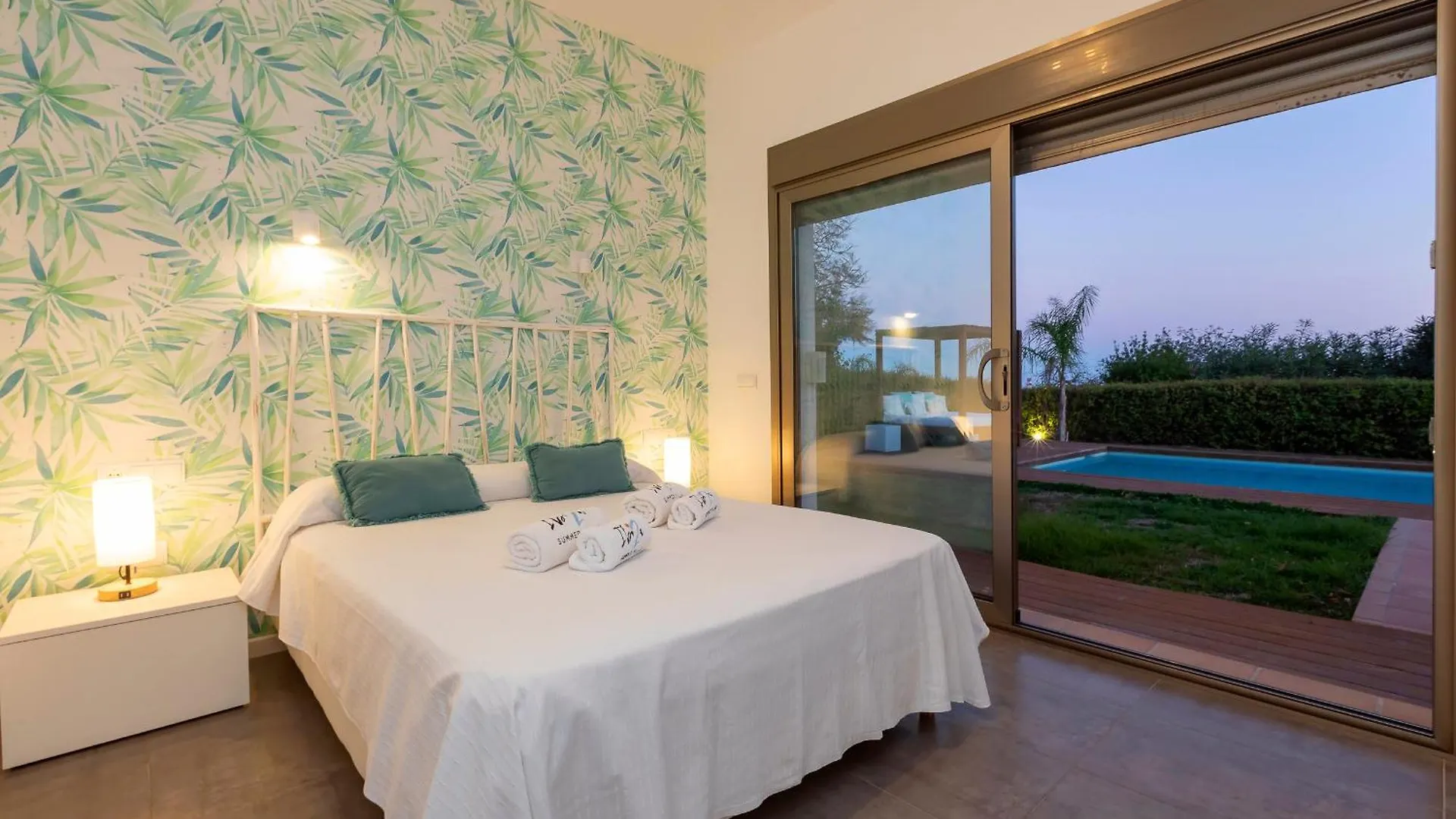 Villa In Ibiza Town Sleeps 10 To 12 Guests İspanya