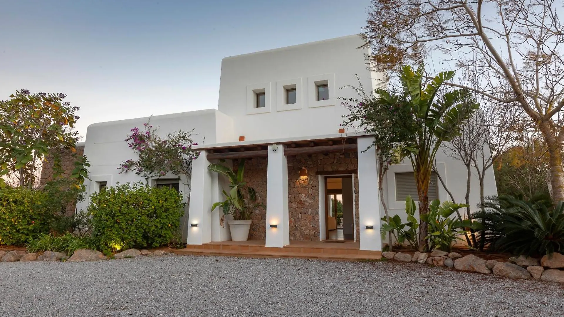 Villa In Ibiza Town Sleeps 10 To 12 Guests ספרד